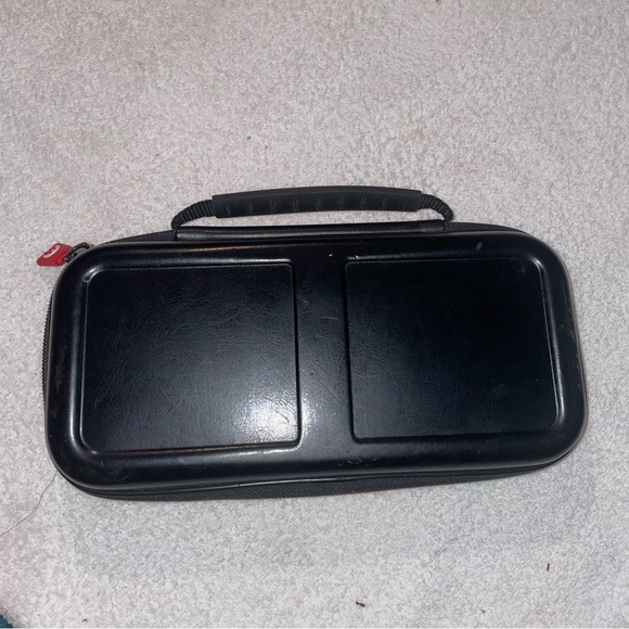 Nintendo Mario Kart 8 Deluxe Case - Red, Blue, Black - Picture 2 of 3